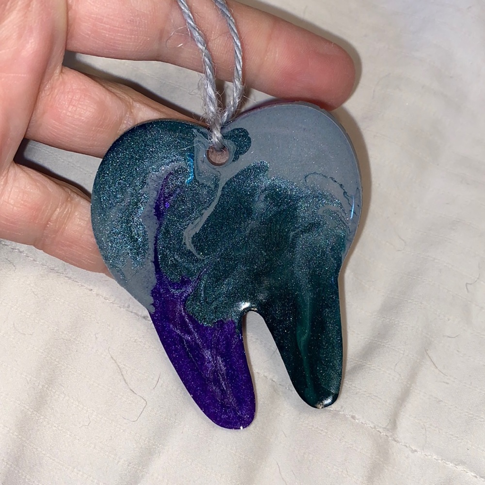 Handmade resin tooth